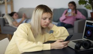 Strategies to Balance Social Media & Mental Health